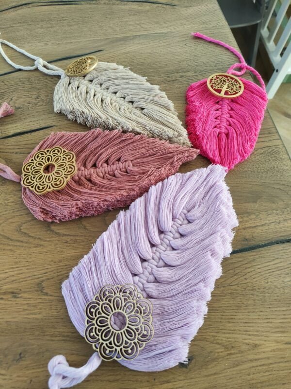 Autoveren hanger met houten sjabloon